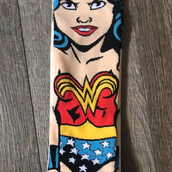 💪🏼💋WONDER WOMAN Socks🔥💎 - Picture 3 of 7